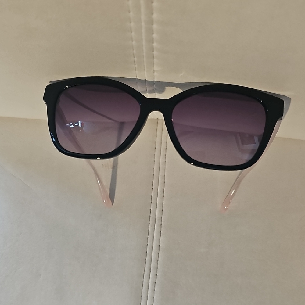 GUESS Black and Pink Sunglasses, Women's - NWOT - Picture 3 of 9